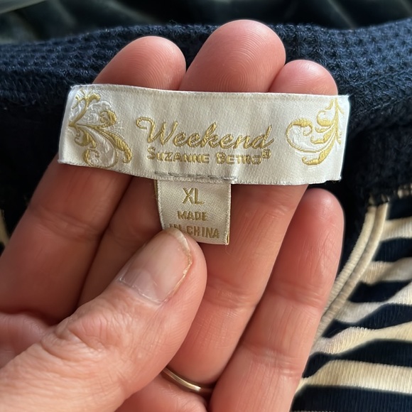 Weekend by Suzanne Betro Women’s top. Size XL - Picture 3 of 3